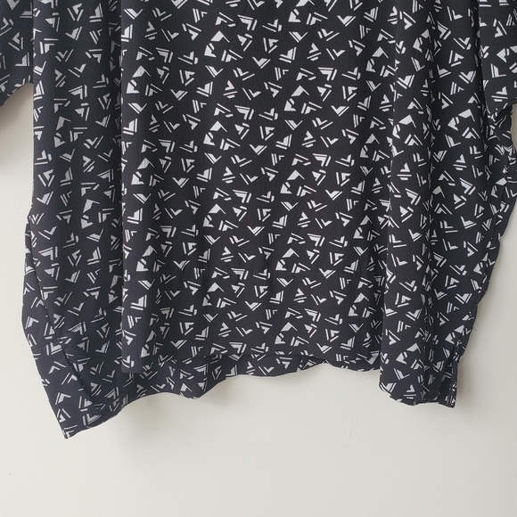 Bobeau Flowy Top - Picture 5 of 14